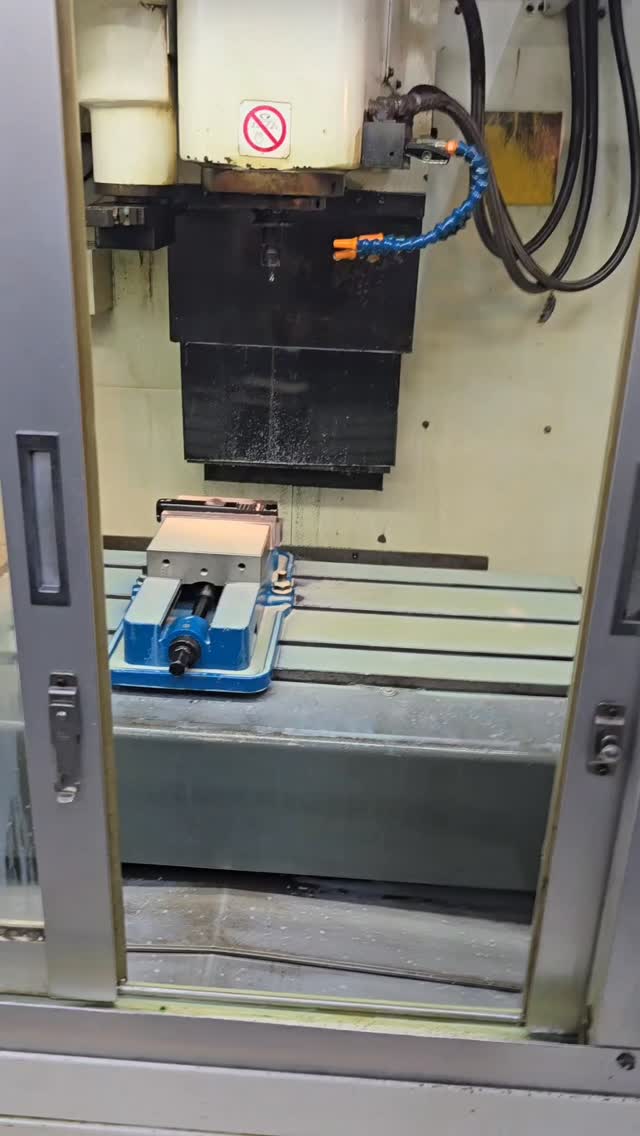 Fire up the swoosh machine!!! What's in the box?
Link in profile
Music by @ironmaiden
#sterlingarsenal #customshop #machining