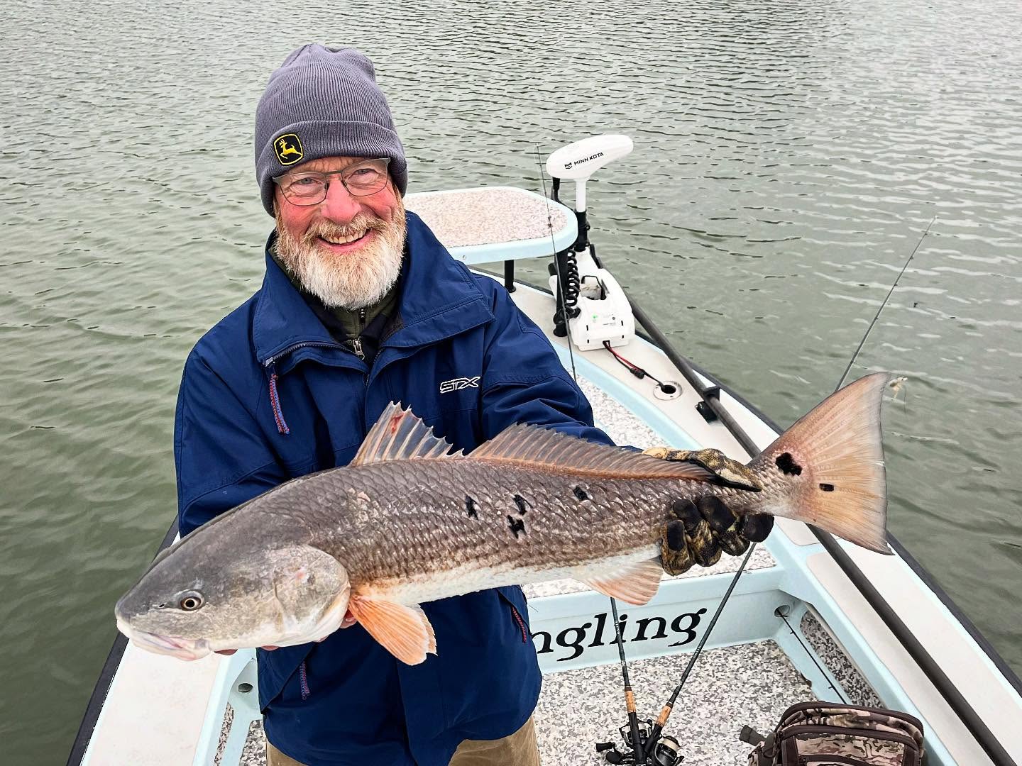 Nice 31” inshore red! The unique spot pattern reminds me of the arcade game galaxian 🤣. Fun times with some fishy folks. #galaxian #drumspots #avidangling #avidanglingfishingcharters #februaryfishingreport www.AvidAngling.com
