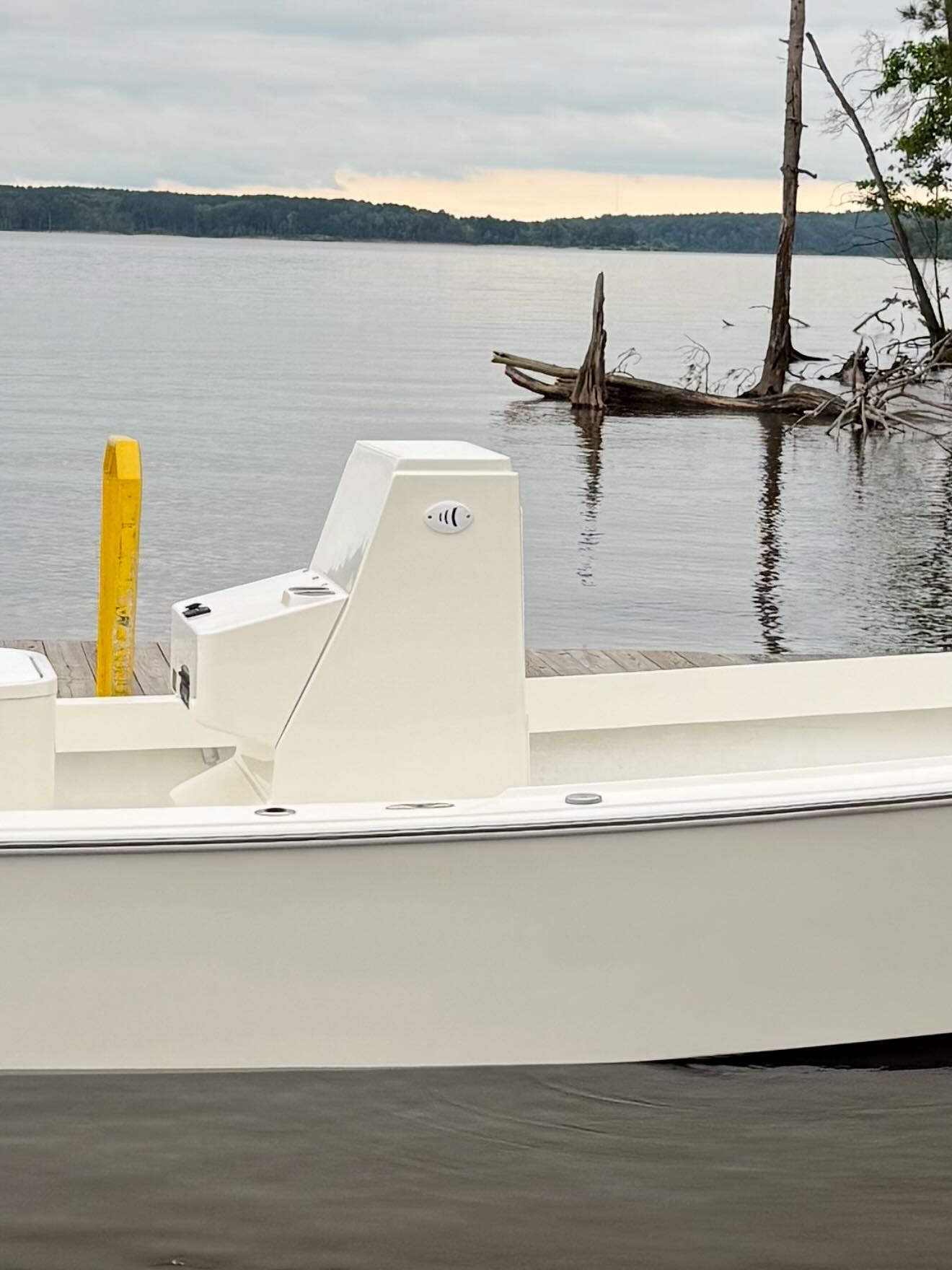 Classic lines, modern performance. Ready for you to customize to your liking. Available now. #atlasboatworks #centerconsole #fishingboat #boatbuilding #tarpon #snook #bayboat #flyfishing #fishing #redfish #saltwaterfishing #saltwater #tightlines #fishingpicoftheday #instafishing #largemouth #tuna #marlin #sportfishing #customhulls #saltlife #shark #fishflorida #fishingboat #redfish #captainsforcleanwater #hunting #skiff