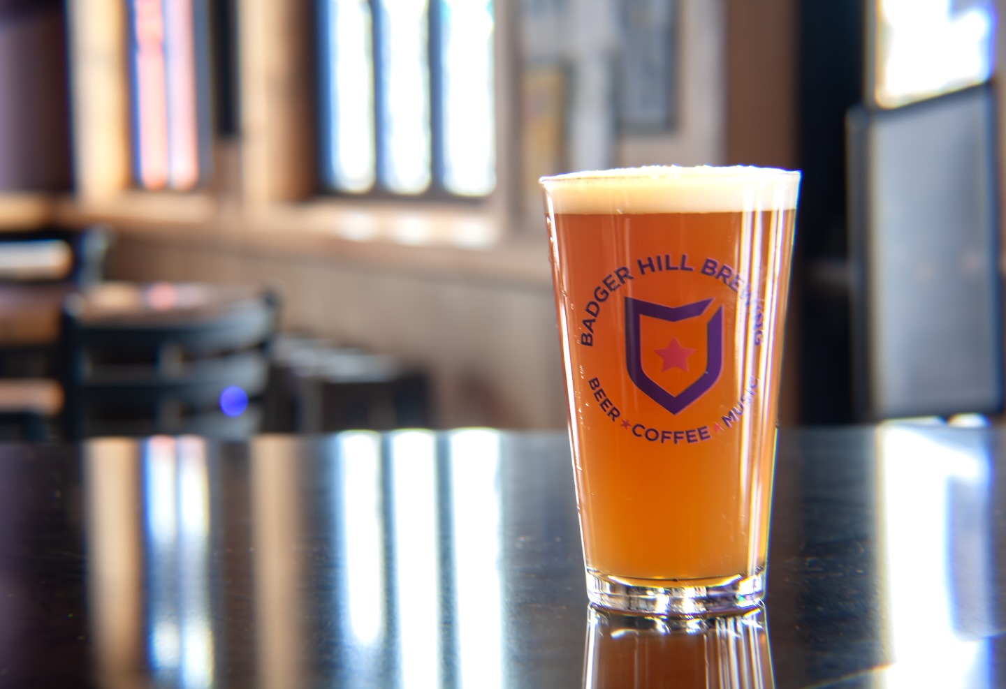 The Daily Pale Ale - Your new every day drinker!
🍻
A well-balanced west coast pale ale with just the right amount of Vista, Simcoe and Cascade hops.
🍻
The daily grind just got a little bit more rewarding! ON TAP NOW!