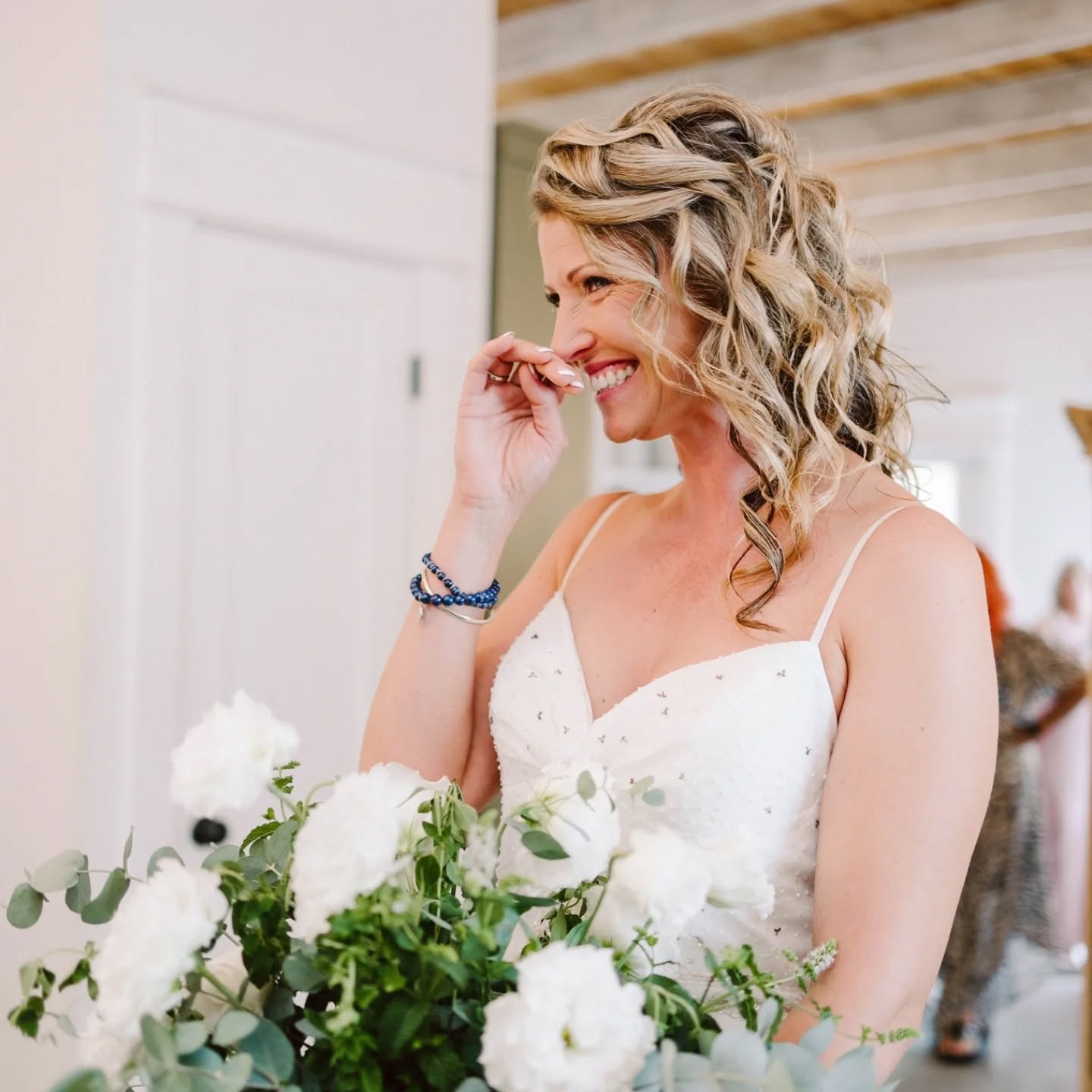 There is something magical and powerful about seeing yourself for the first time on your wedding day.
And yet, this moment is often overlooked. We make sure it happens.