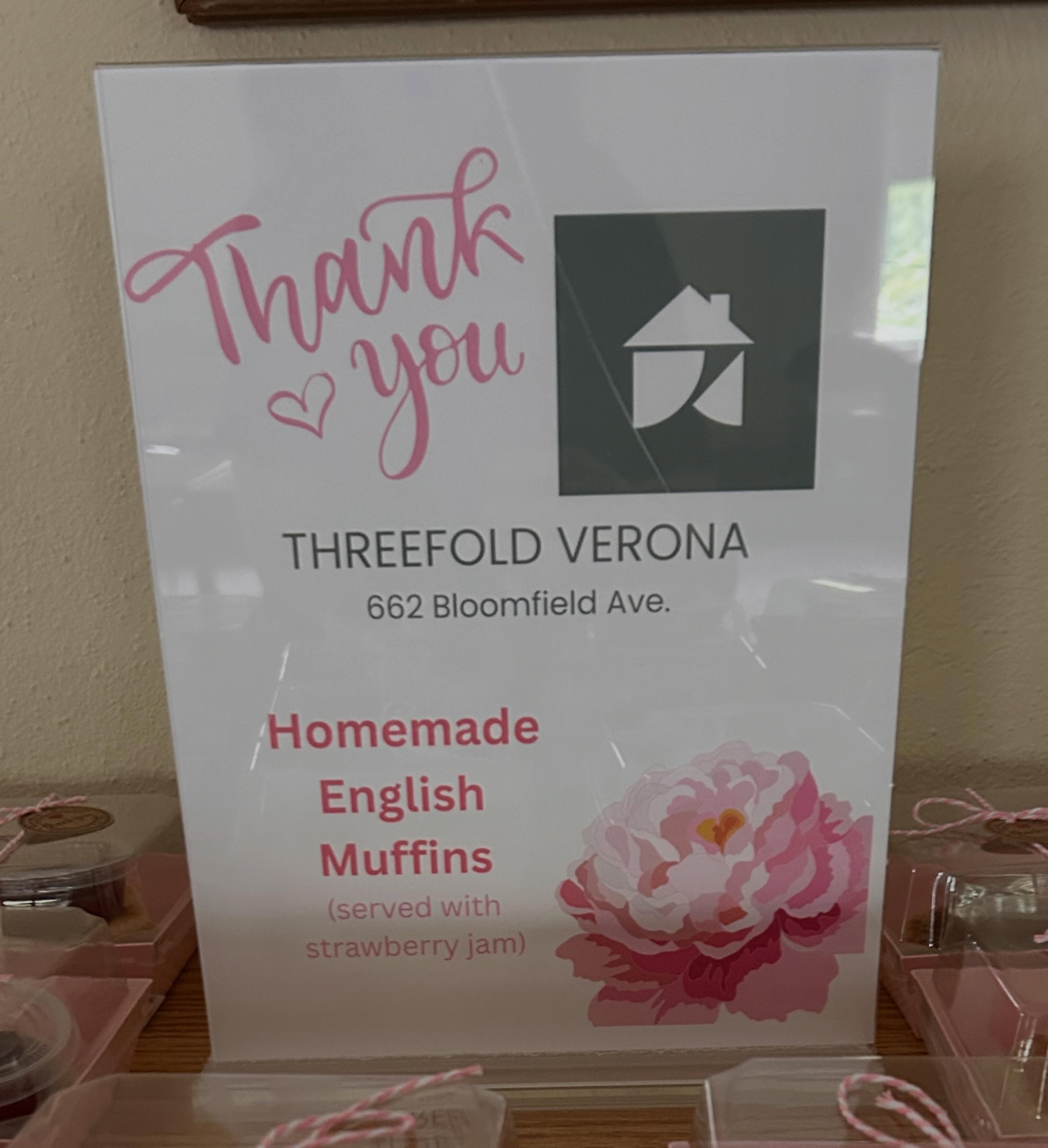 Sweet treats for Mother's Day! Thank you @threefoldverona! for helping us celebrate! @anthonygiordano132